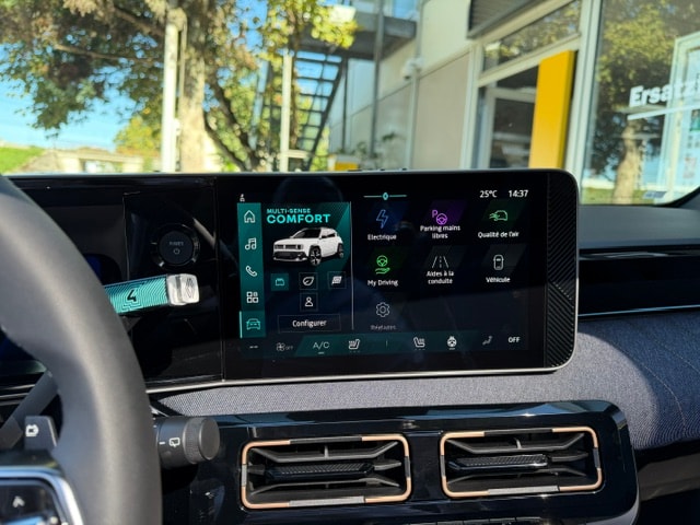 RENAULT R4 E-Tech Comfort Range 52 Plein Sud kWh Techno-image-19