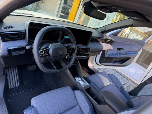 RENAULT R4 E-Tech Comfort Range 52 Plein Sud kWh Techno-image-16