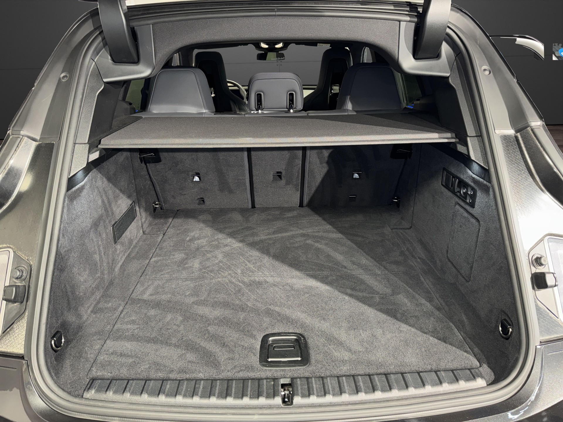 BMW iX M60-image-16