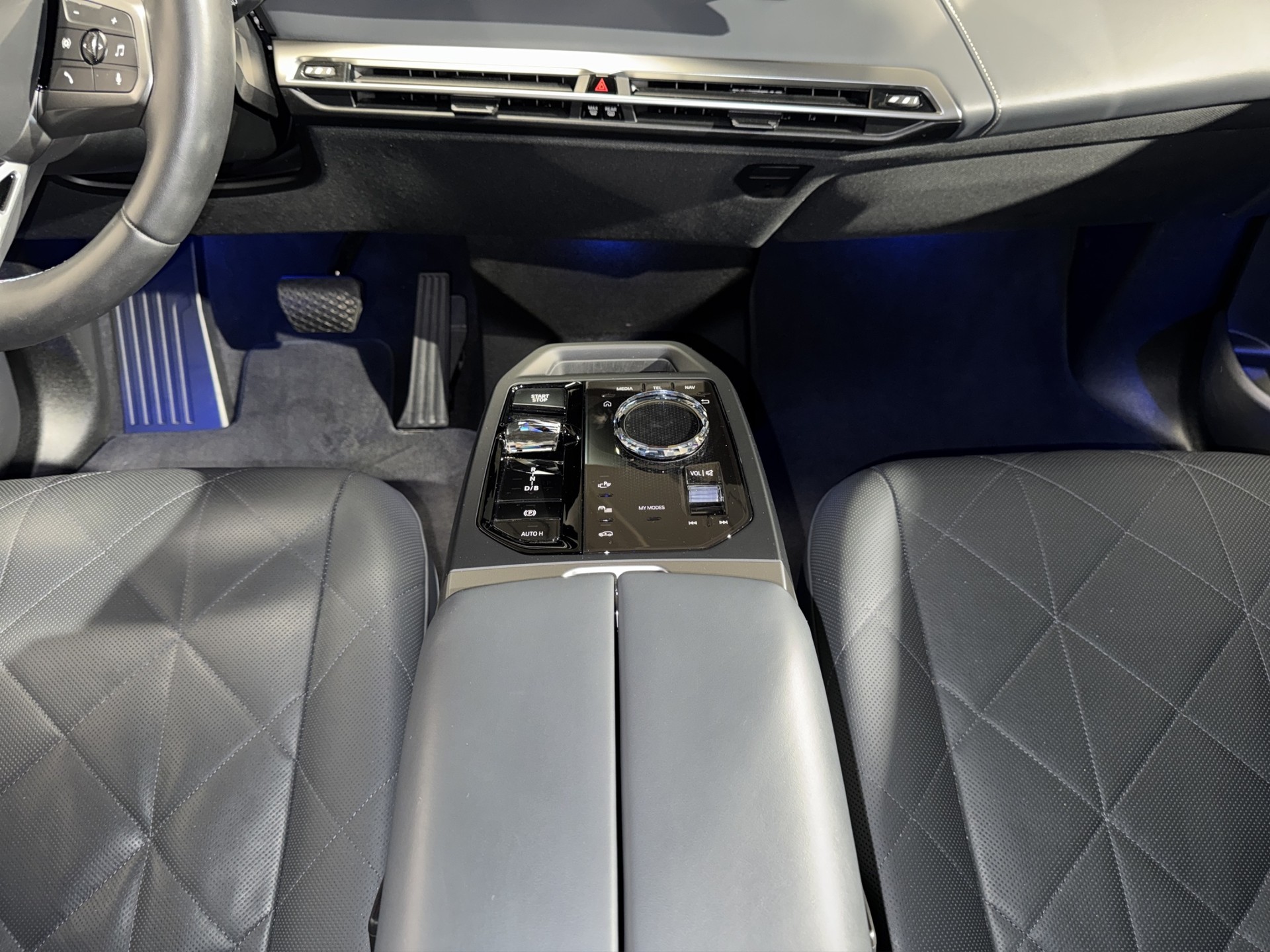 BMW iX M60-image-19