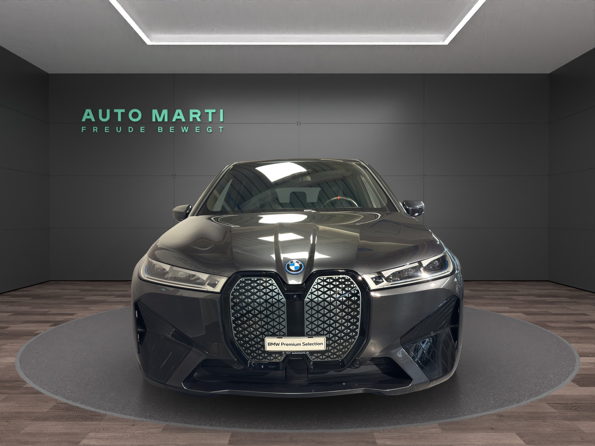 BMW iX M60-image-5