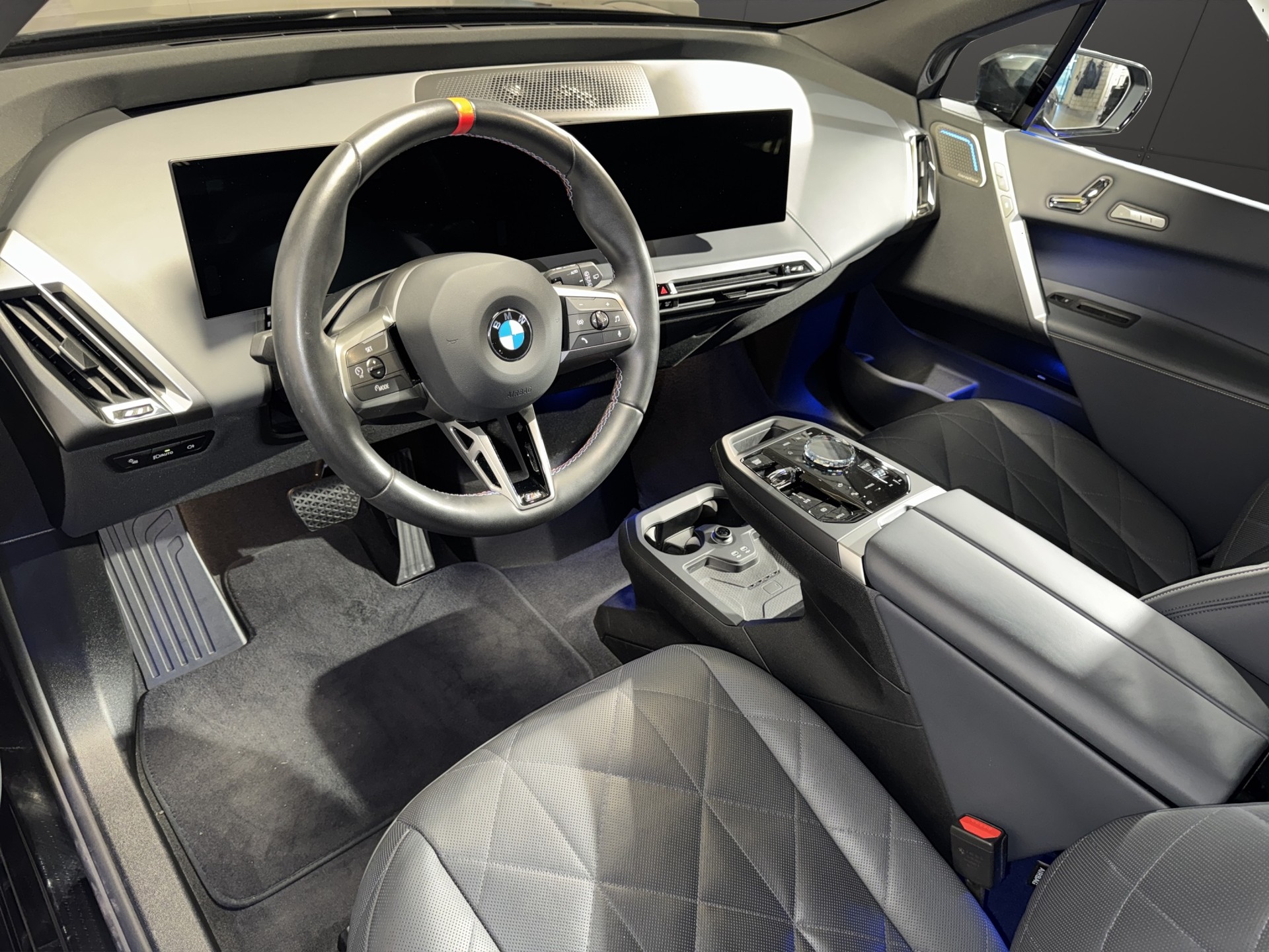 BMW iX M60-image-8
