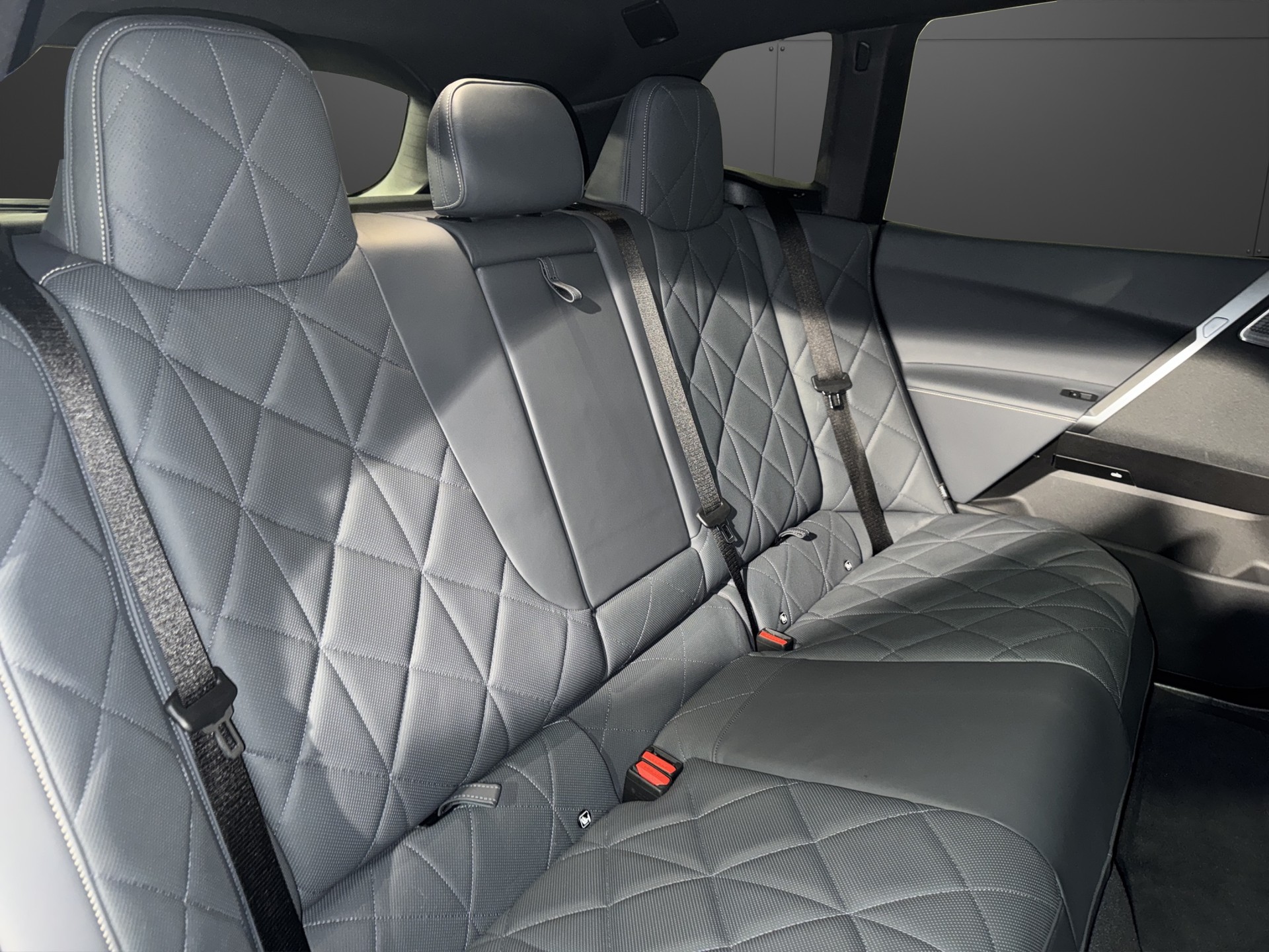 BMW iX M60-image-17