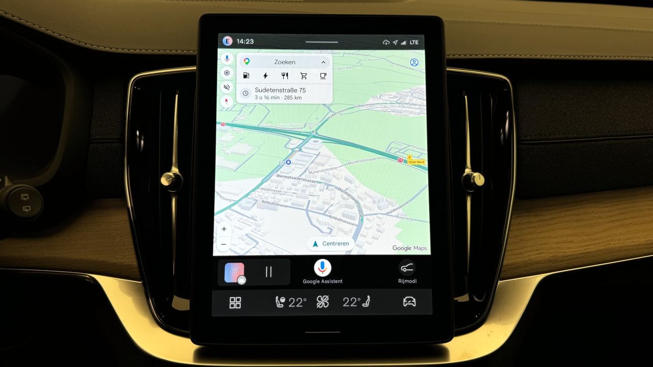 VOLVO XC90 T8 AWD PluginHybrid Plus Dark Geartronic-image-7