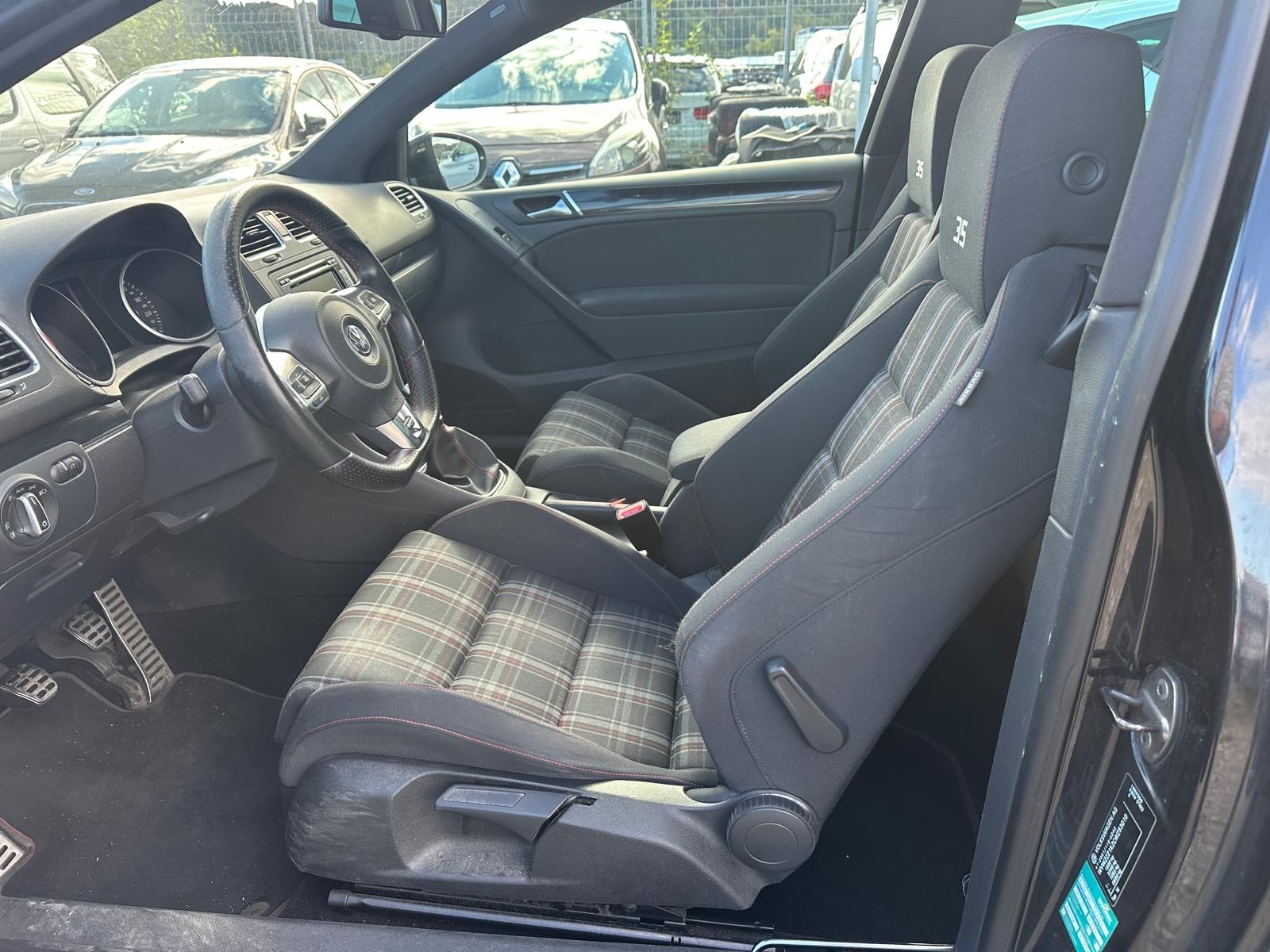 VW Golf 2.0 TSI GTI Edition 35-image-9