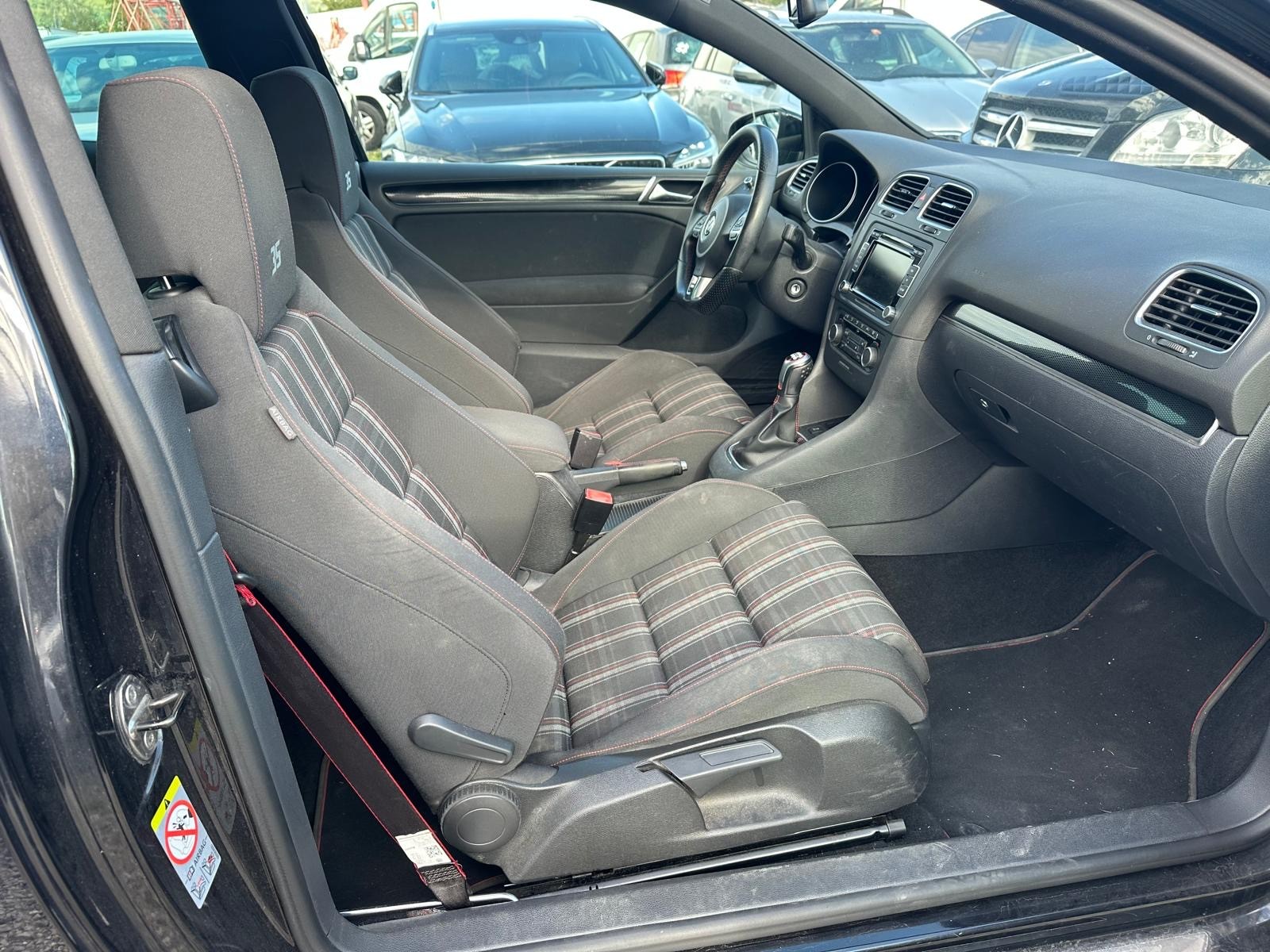VW Golf 2.0 TSI GTI Edition 35-image-6