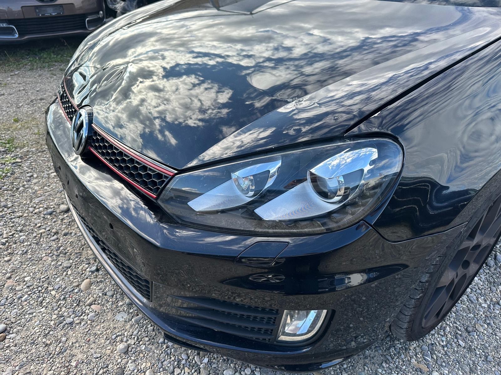 VW Golf 2.0 TSI GTI Edition 35-image-10