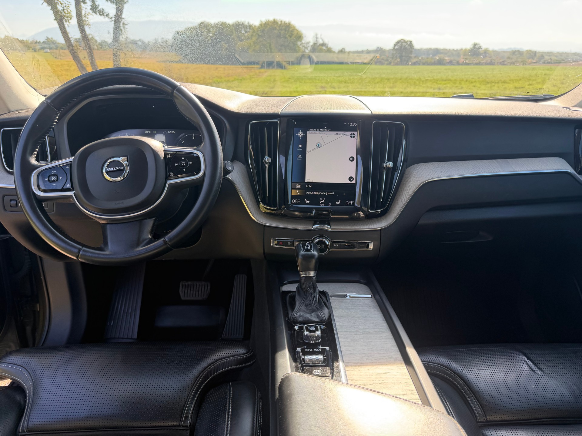 VOLVO XC60 D4 AWD Inscription Geartronic-image-3