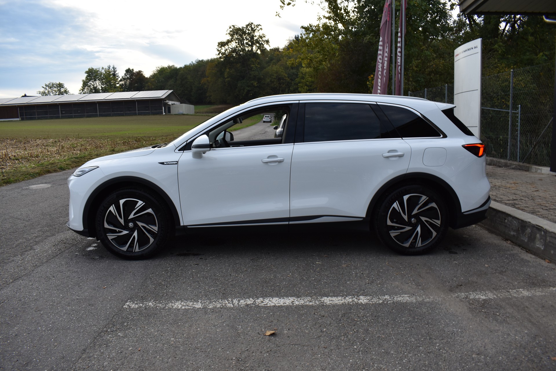 MG S6 EV 77kWh Luxury AWD-image-3