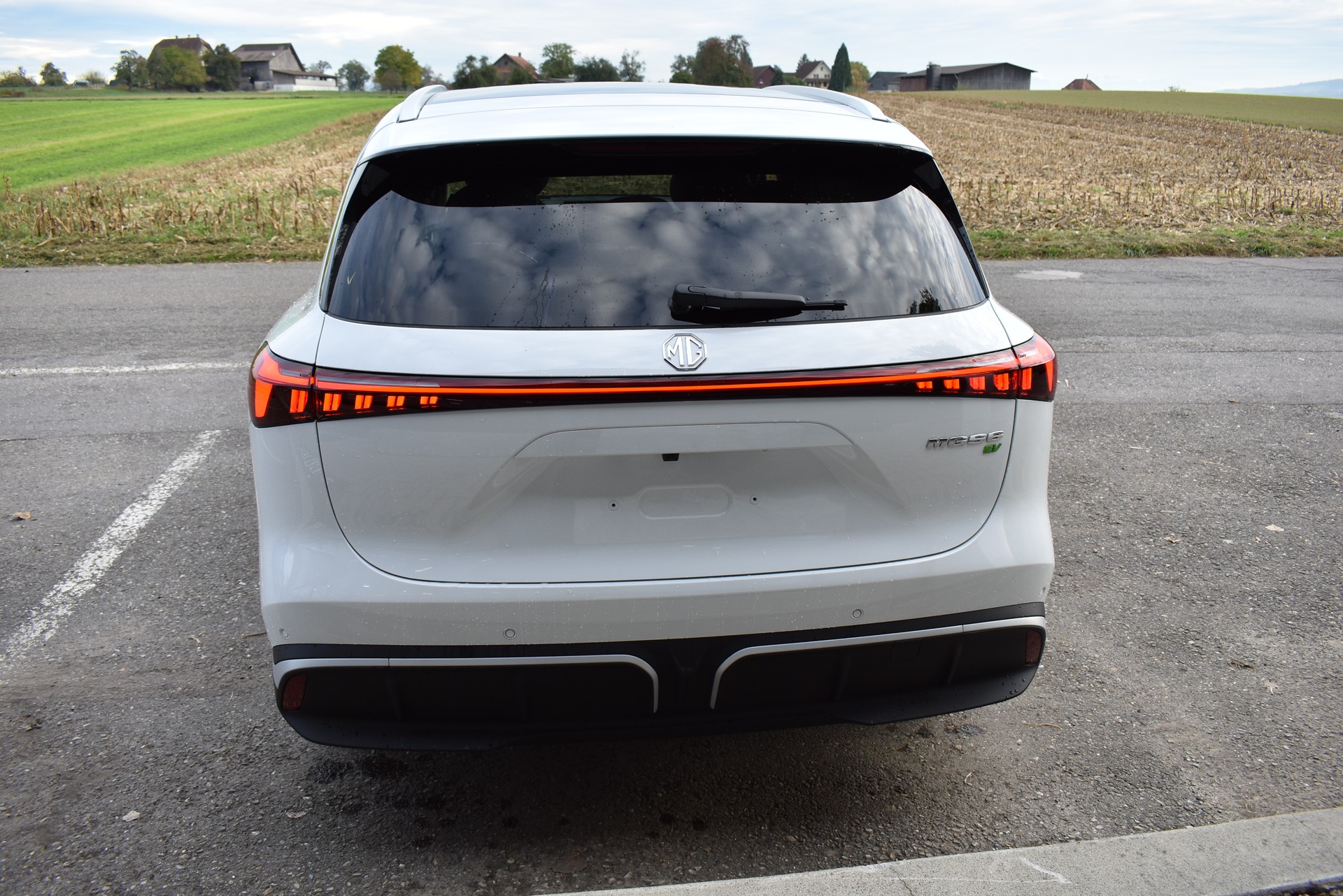 MG S6 EV 77kWh Luxury AWD-image-5