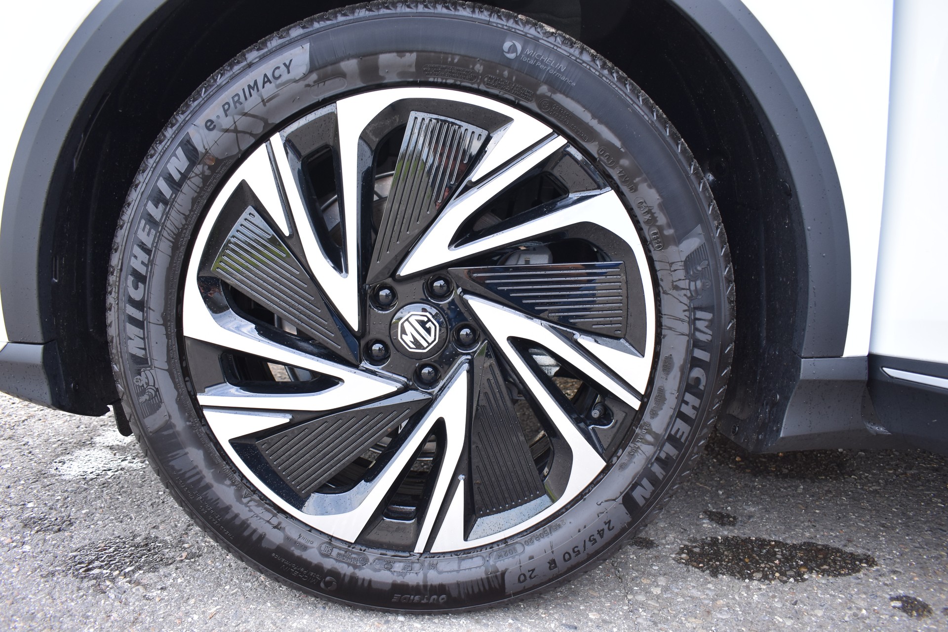 MG S6 EV 77kWh Luxury AWD-image-12