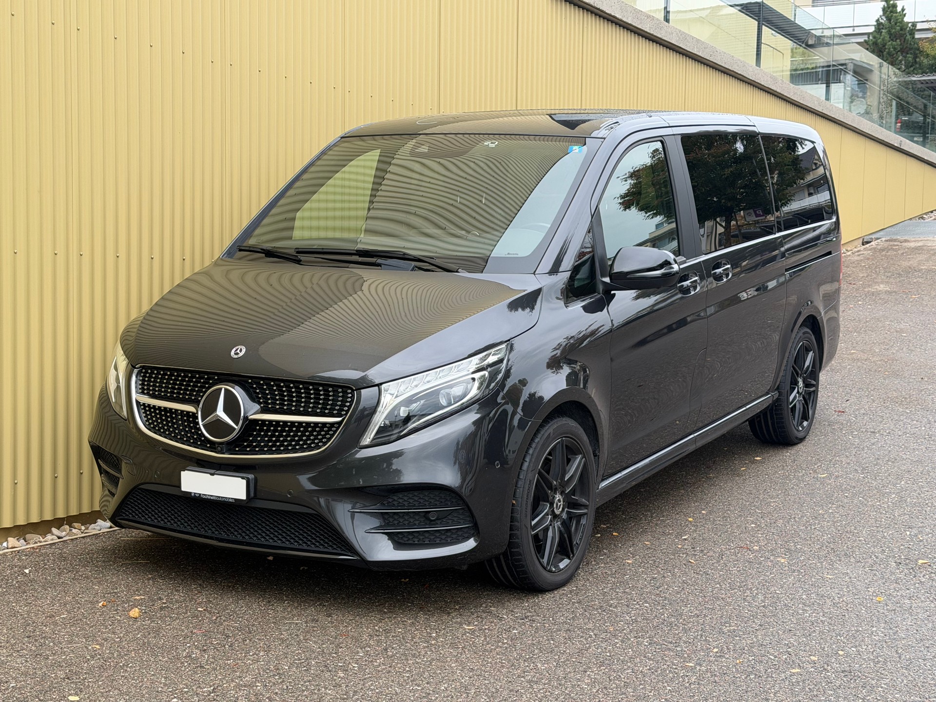 MERCEDES-BENZ V 300 d lang Avantgarde 4Matic 9G-Tronic AMG Line-image-1