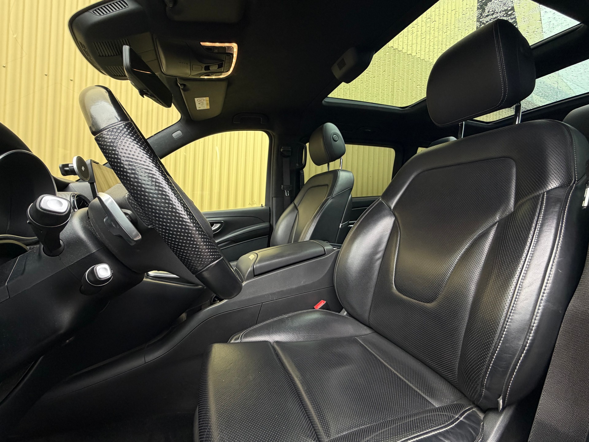 MERCEDES-BENZ V 300 d lang Avantgarde 4Matic 9G-Tronic AMG Line-image-13
