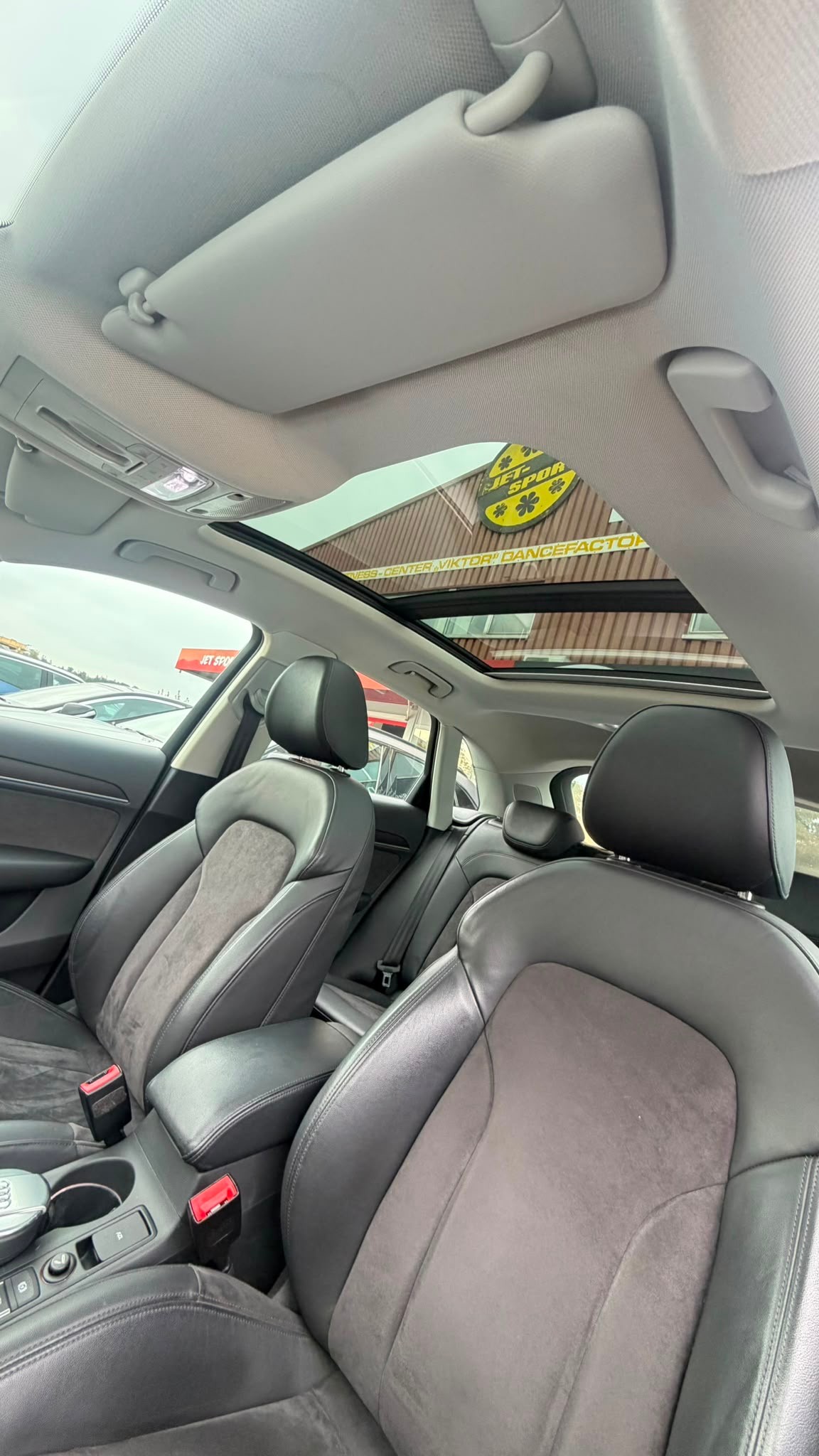 AUDI Q3 2.0 TFSI quattro S-tronic-image-9