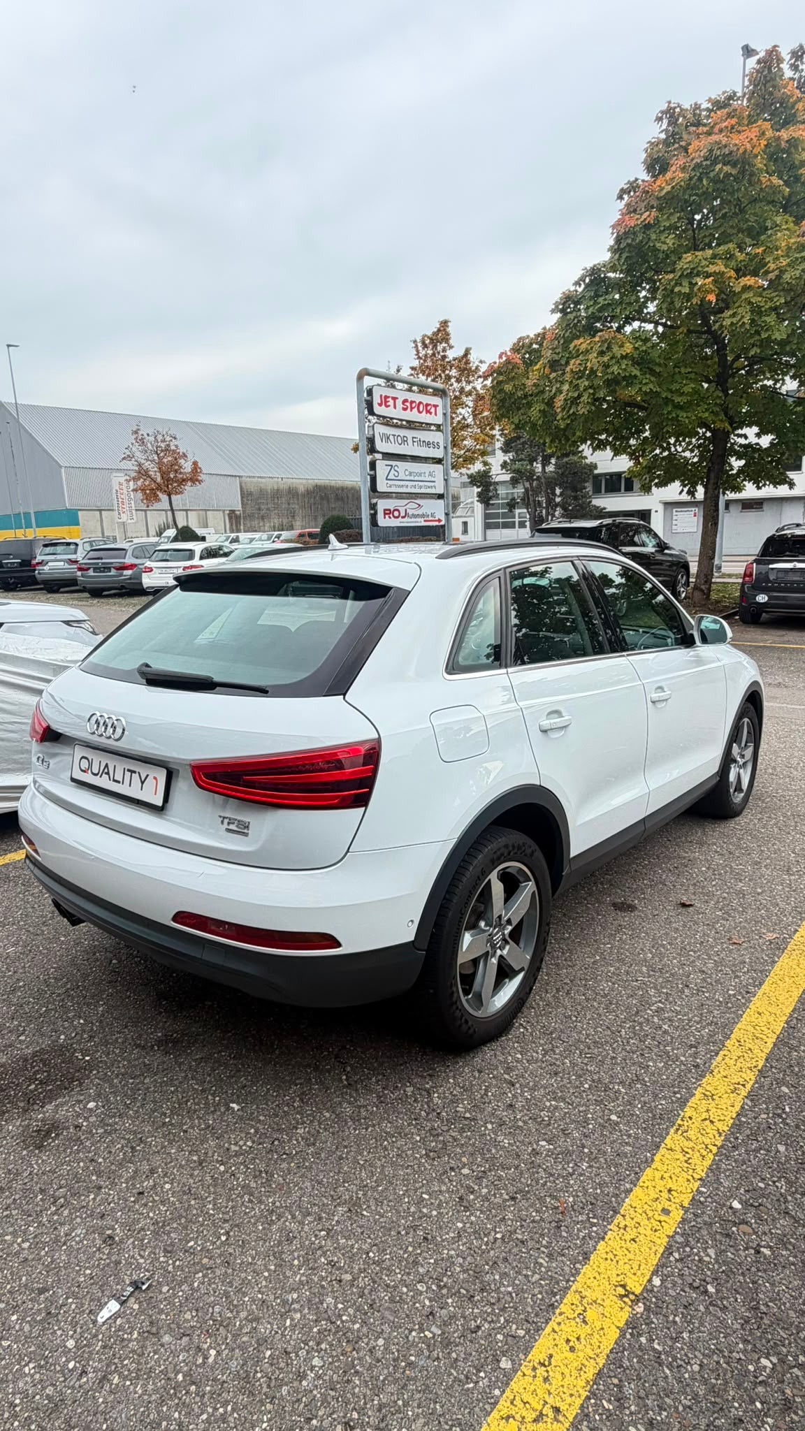 AUDI Q3 2.0 TFSI quattro S-tronic-image-3