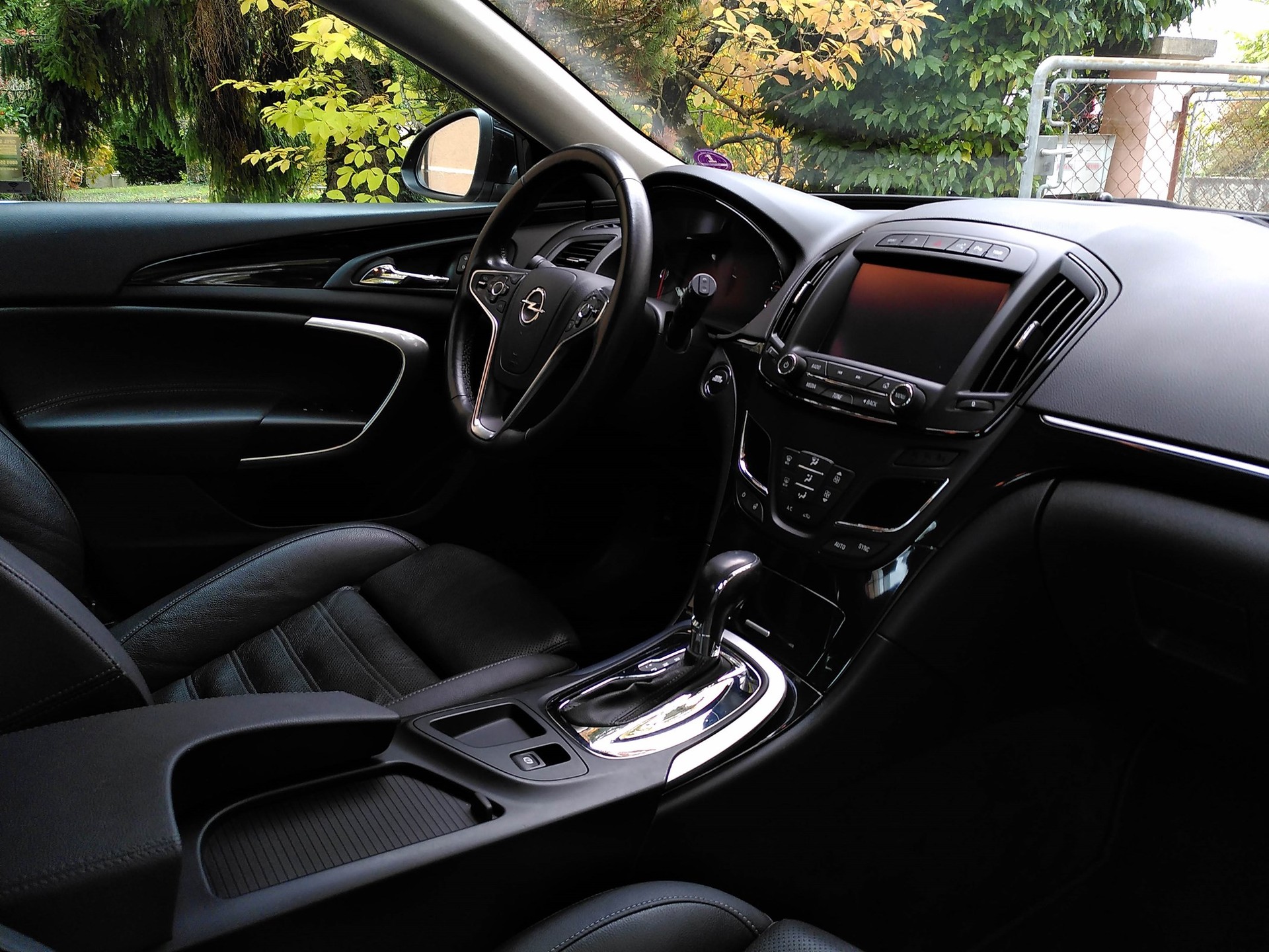 OPEL Insignia 2.0 Turbo Cosmo 4WD Automatic-image-3