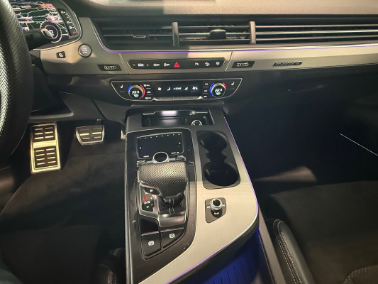 AUDI Q7 50 TDI quattro-image-11