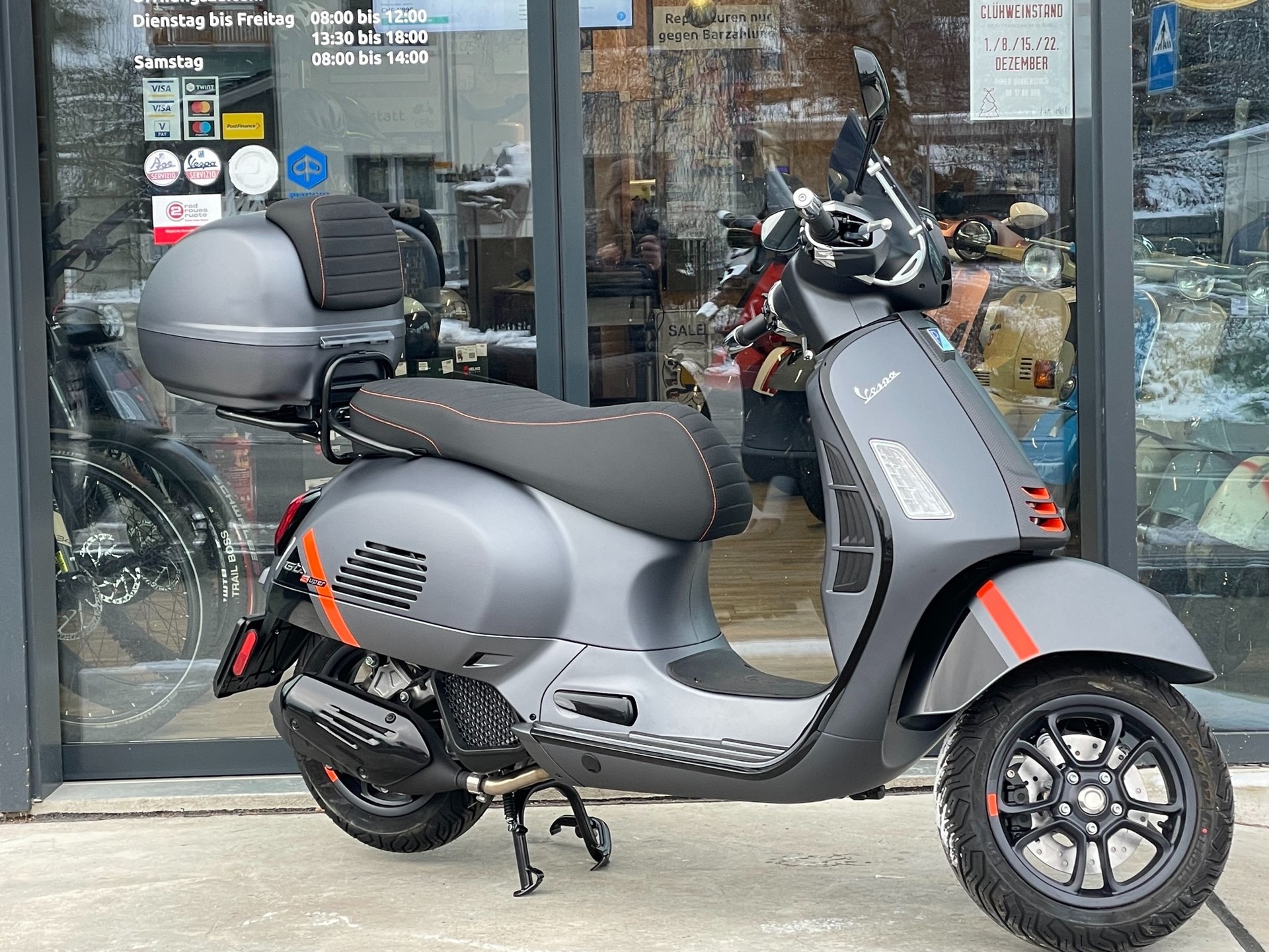 PIAGGIO Vespa GTS 125 Super Sport ABS-image-0