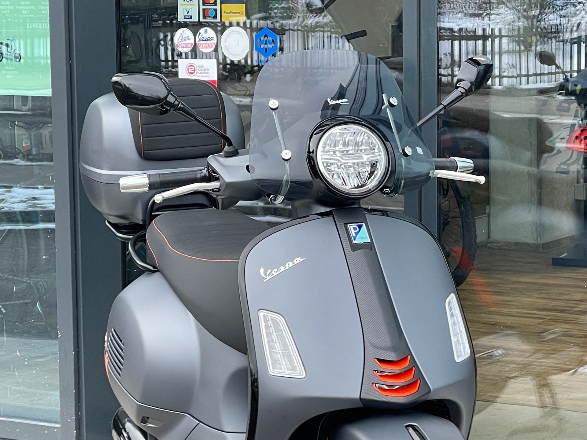 PIAGGIO Vespa GTS 125 Super Sport ABS-image-14