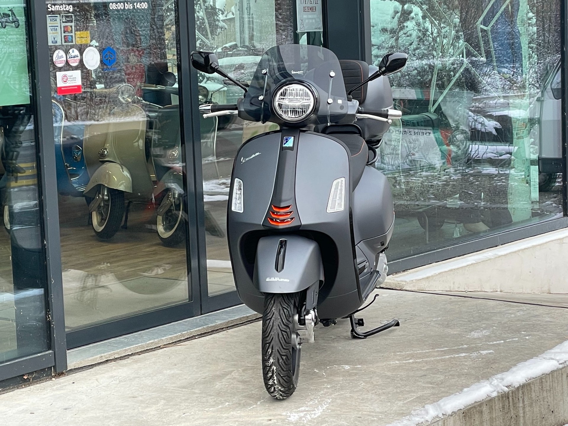 PIAGGIO Vespa GTS 125 Super Sport ABS-image-9