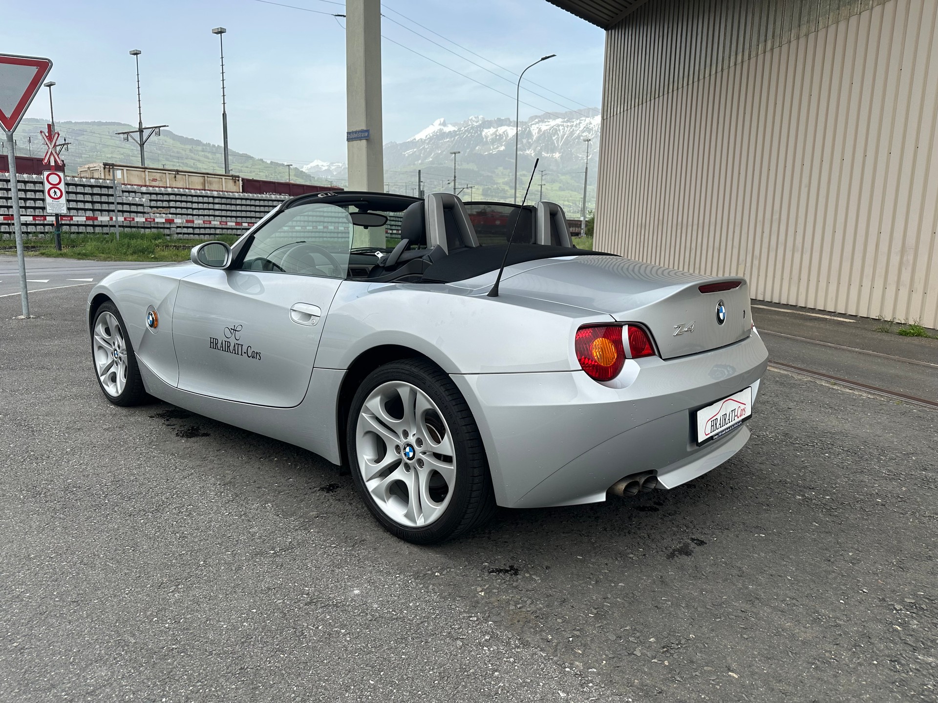 BMW Z4 3.0i Roadster-image-4