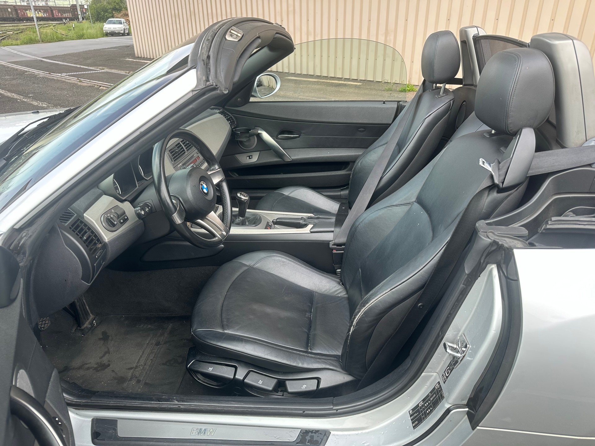 BMW Z4 3.0i Roadster-image-15