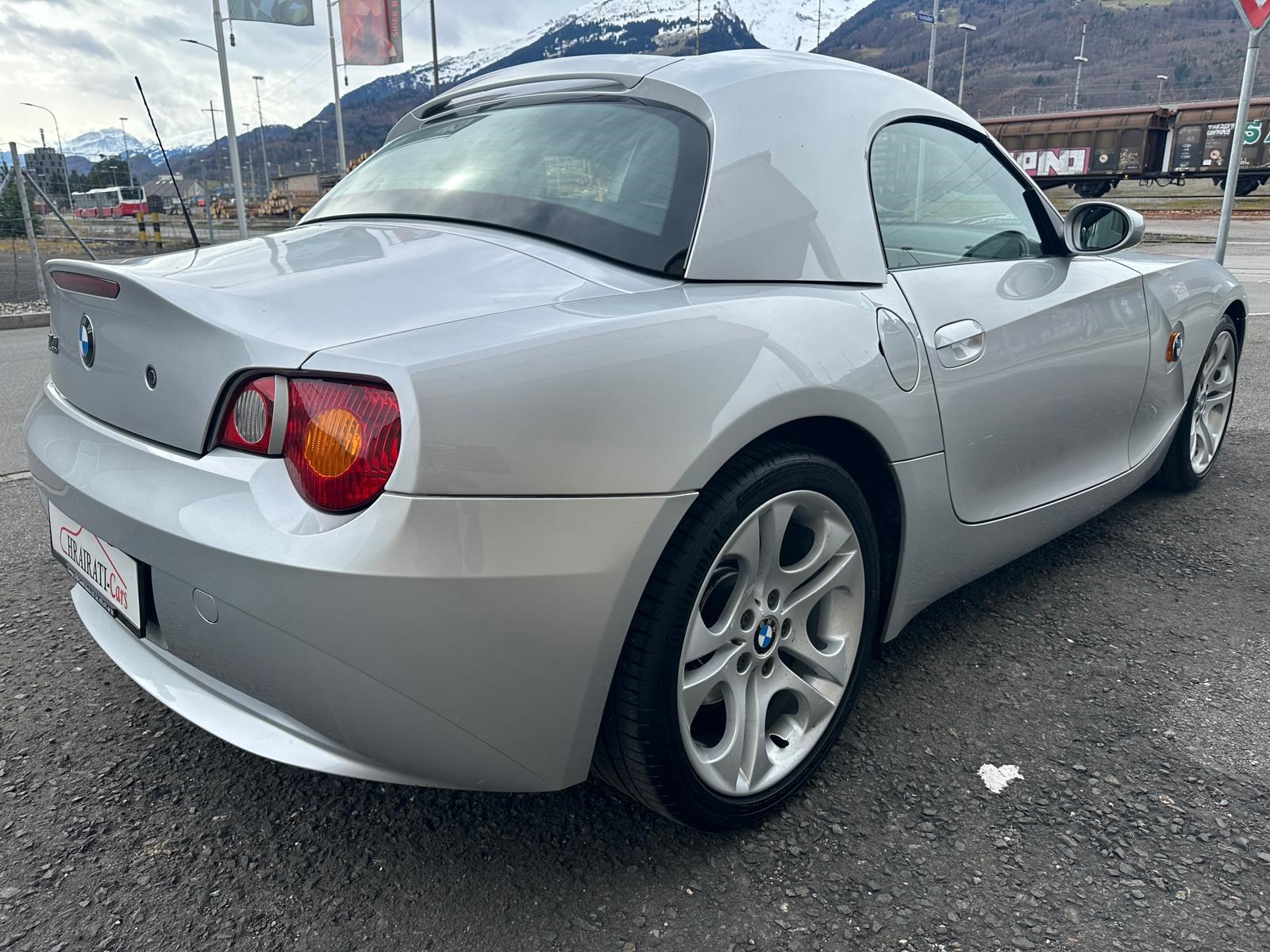 BMW Z4 3.0i Roadster-image-8