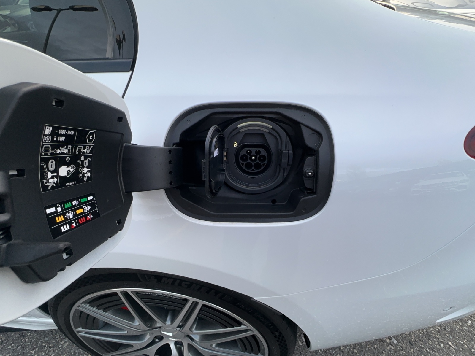 MERCEDES-BENZ C 63 S AMG 4M E Perf.-image-24