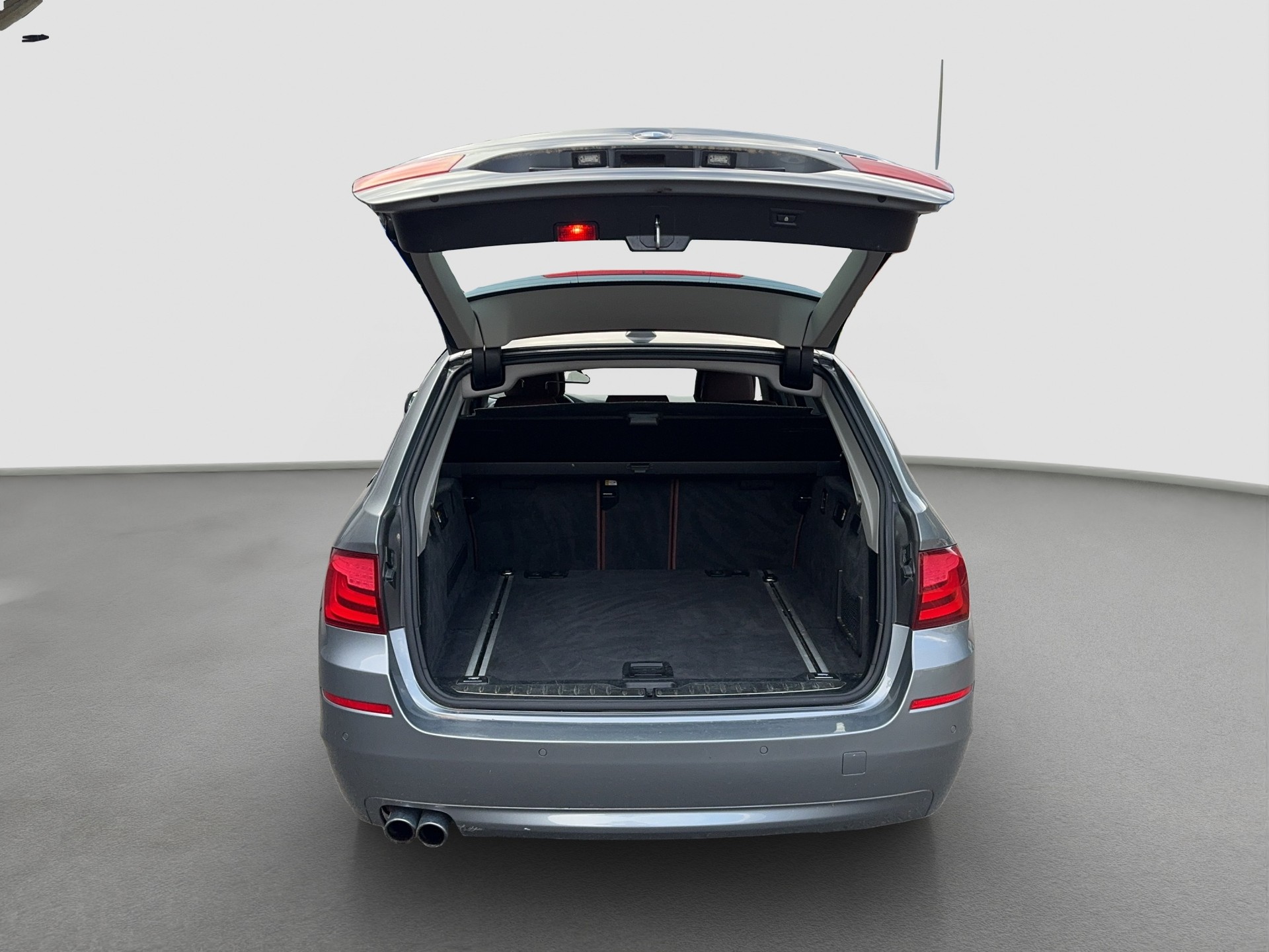 BMW 525d xDrive Touring Steptronic-image-10