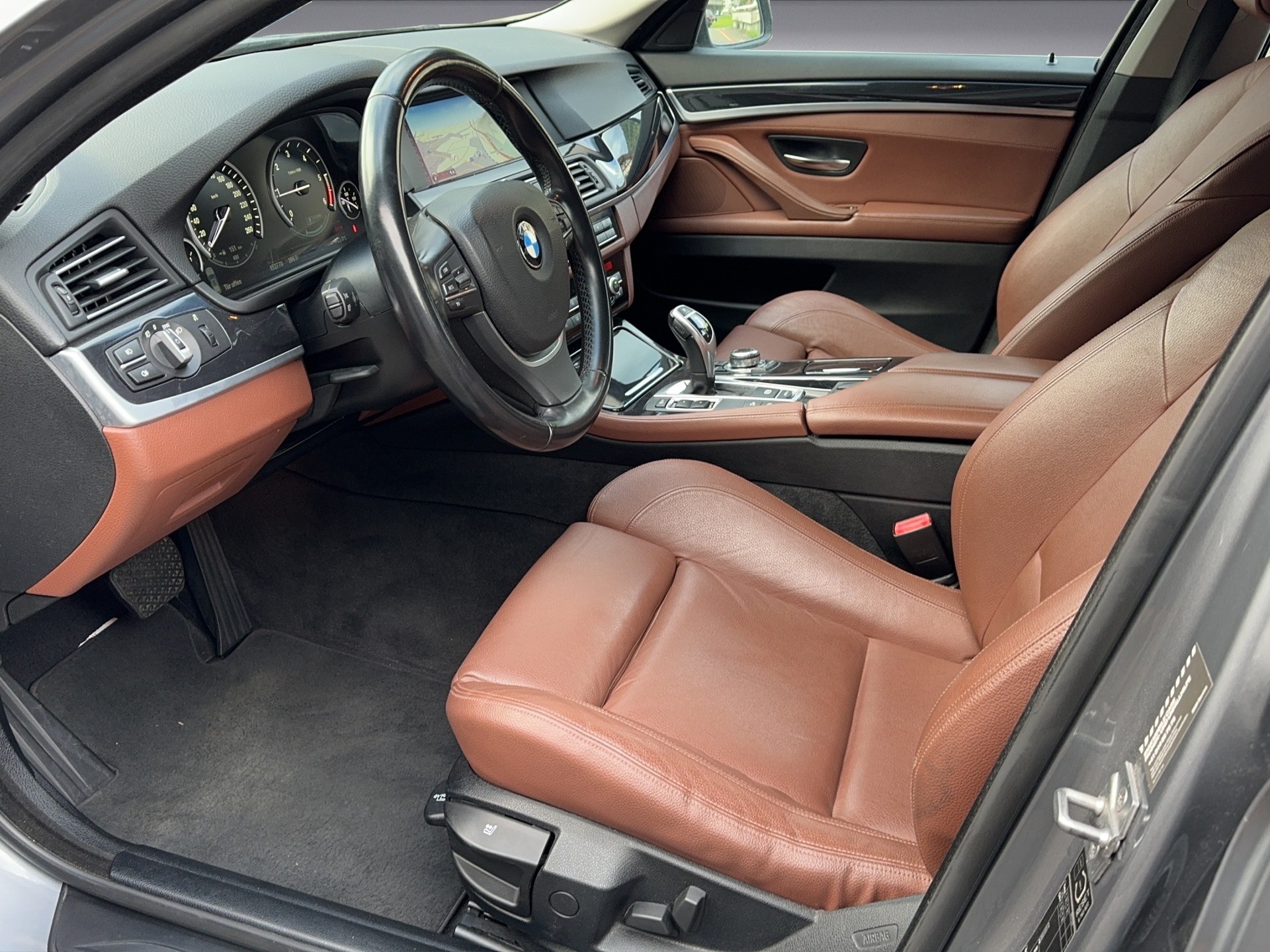 BMW 525d xDrive Touring Steptronic-image-8
