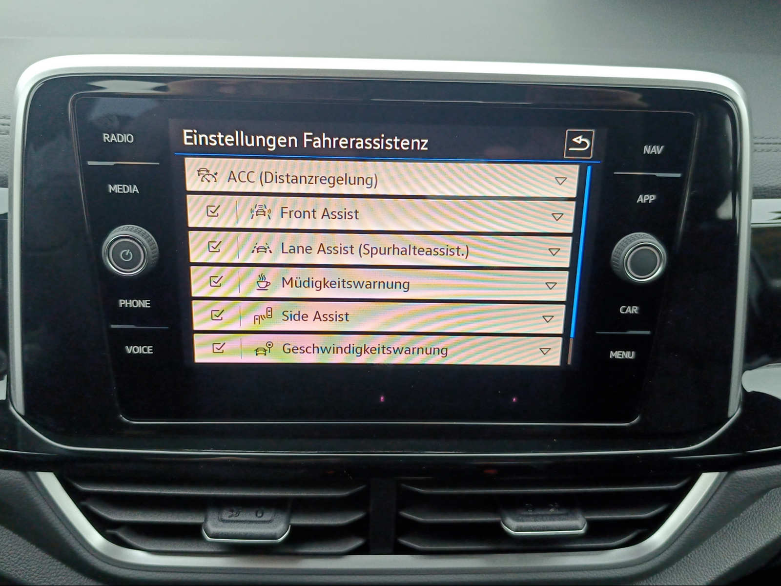 VW T-Roc 2.0 TSI R-Line DSG 4Motion-image-14