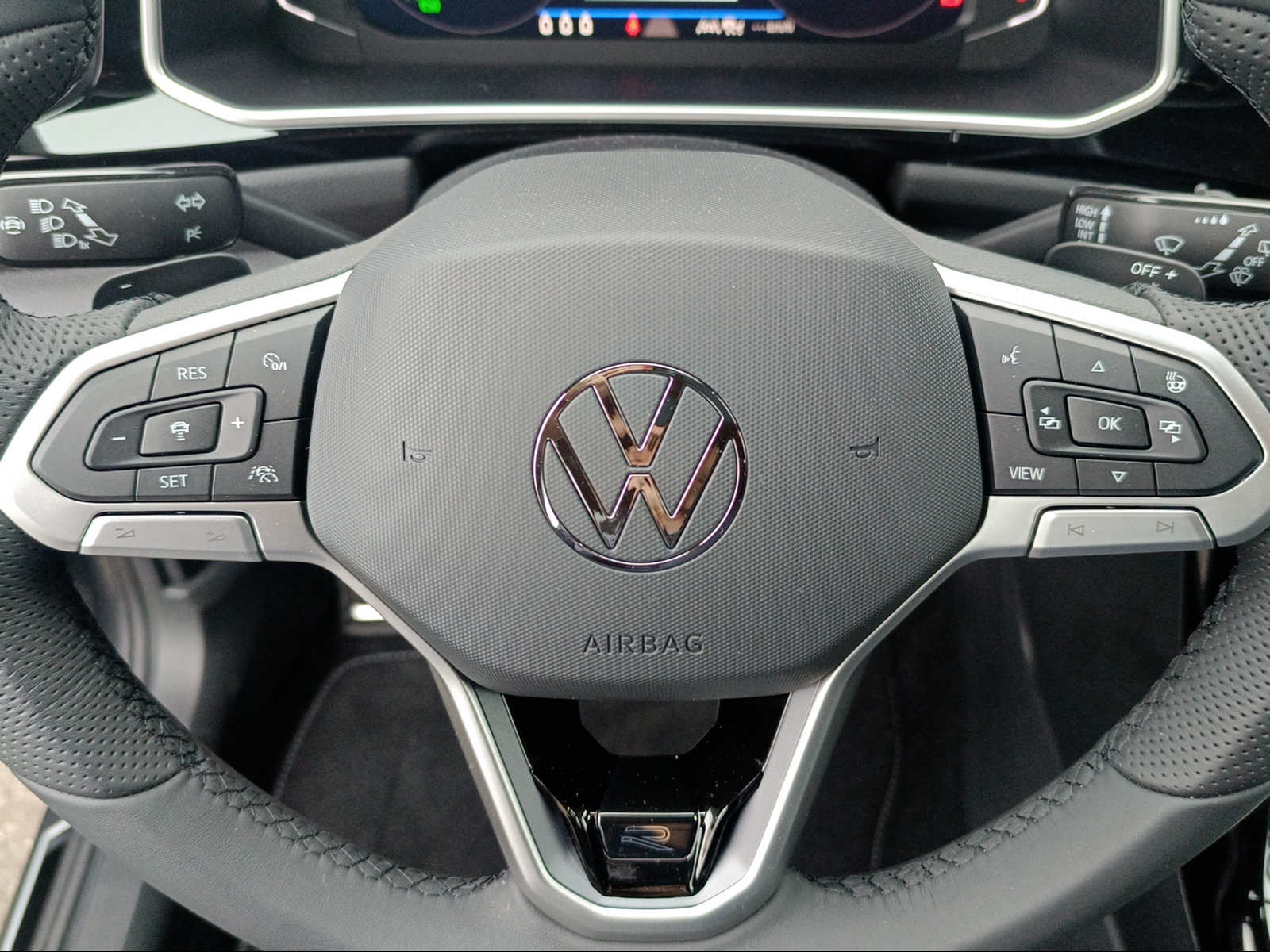 VW T-Roc 2.0 TSI R-Line DSG 4Motion-image-13