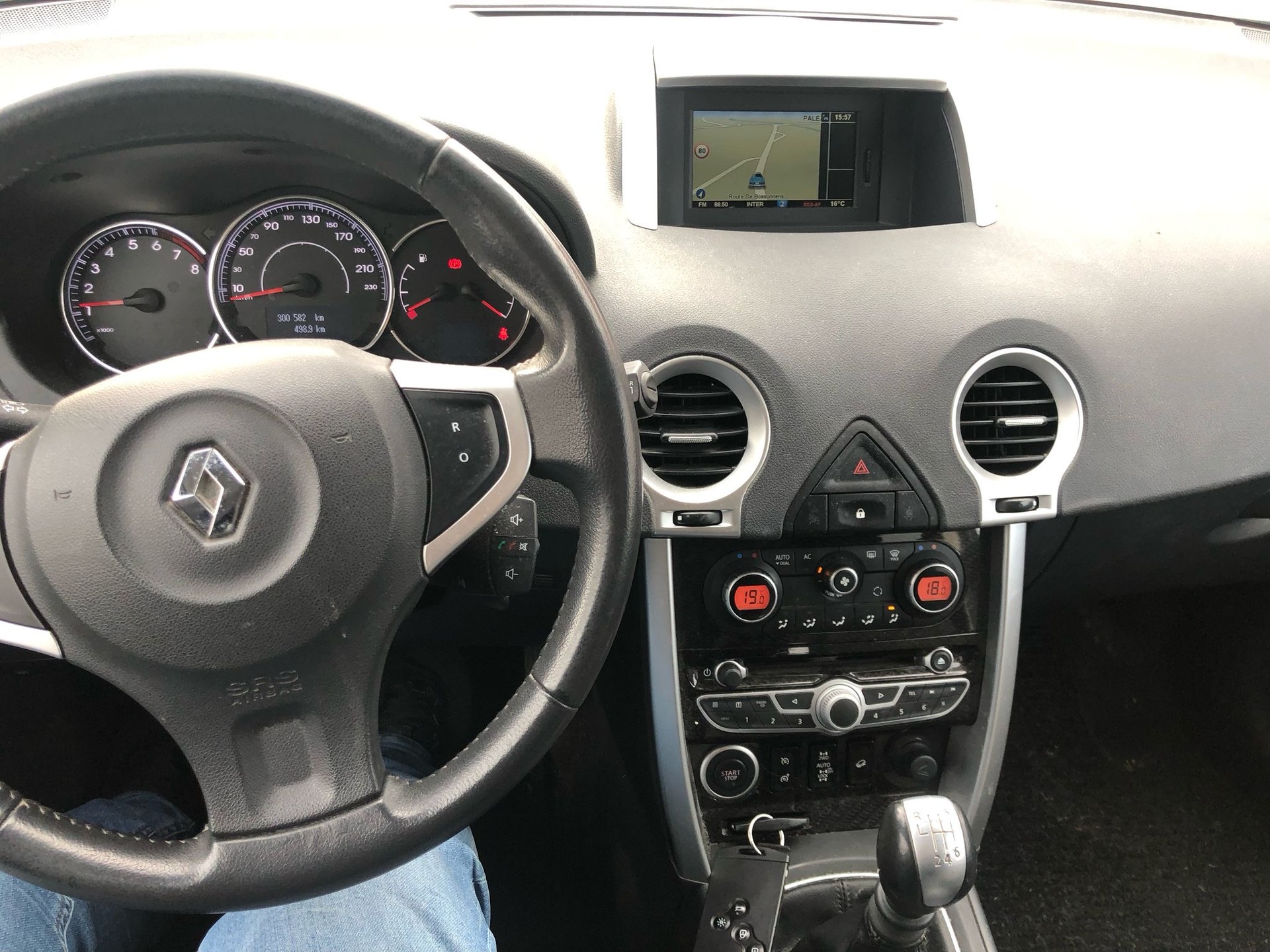 RENAULT Koleos 2.5 Expression 4x4-image-7