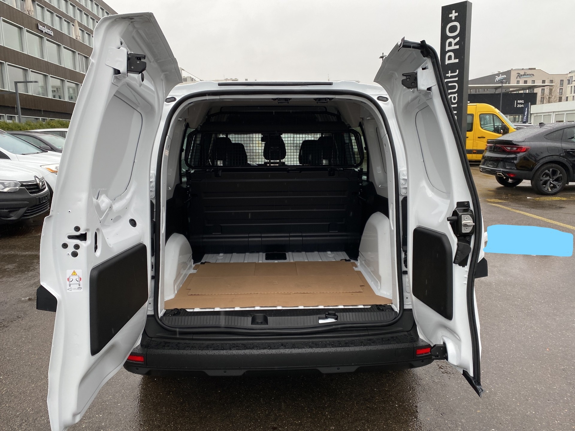 RENAULT Kangoo Van EV45 Standard L2 22kW Advance 5-Platz-image-9