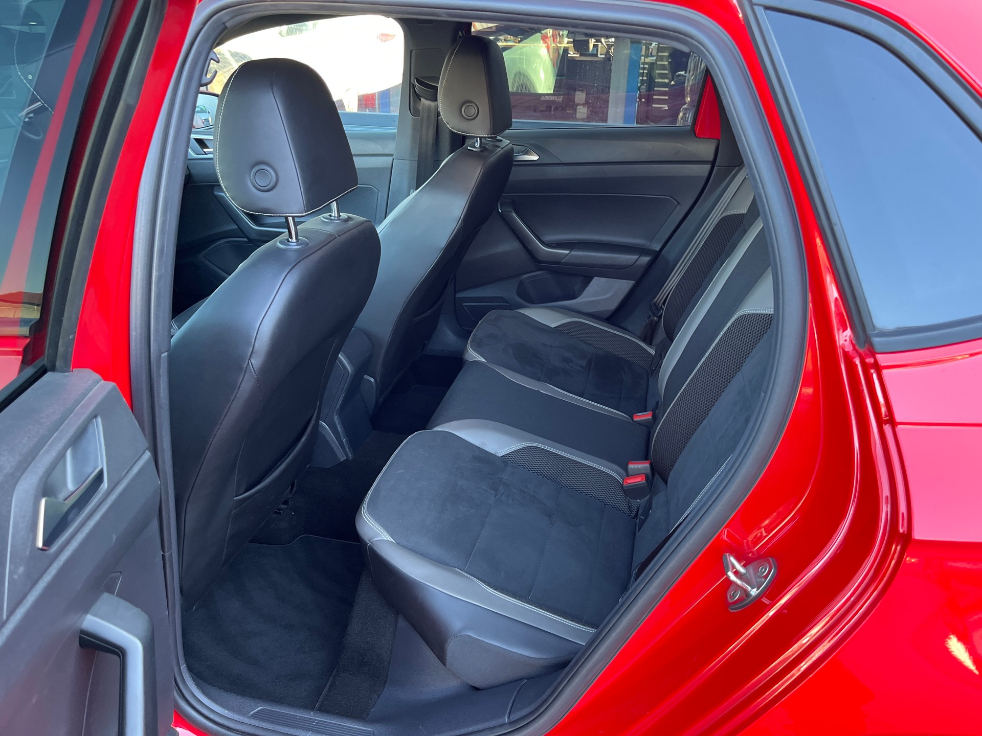VW Polo 2.0 TSI GTI DSG-image-6