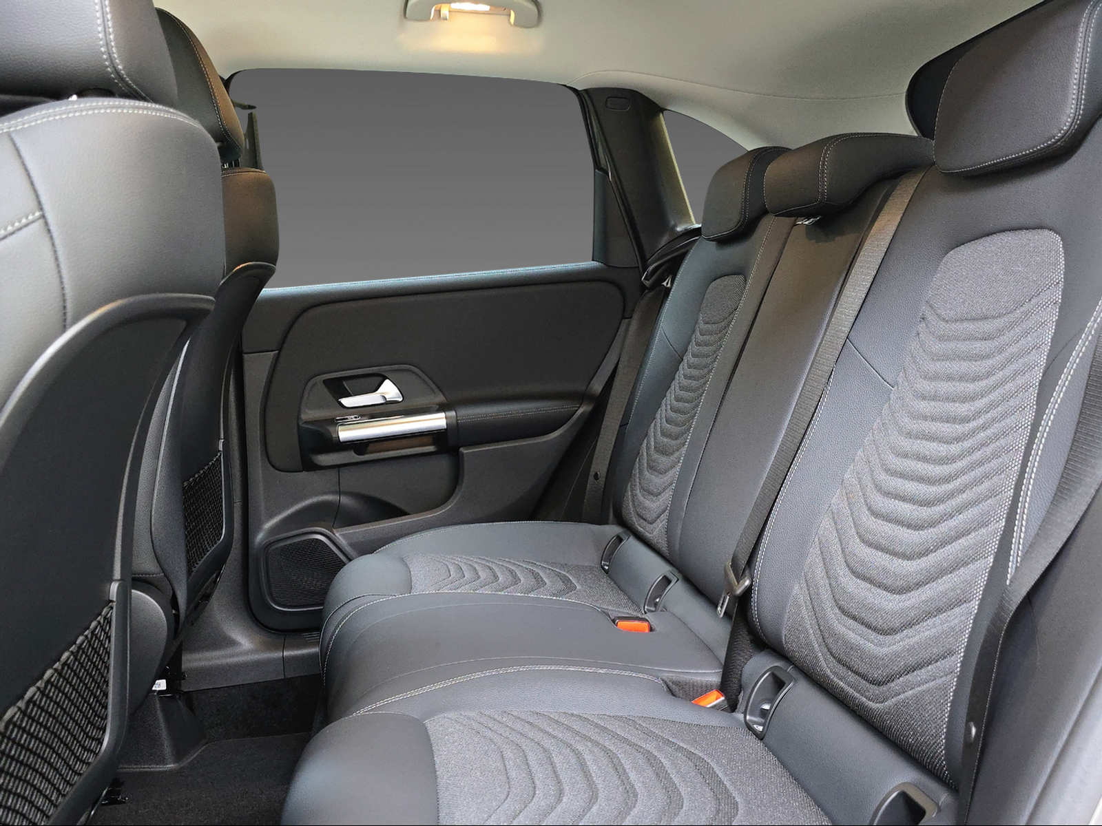 MERCEDES-BENZ B 220 4Matic-image-10