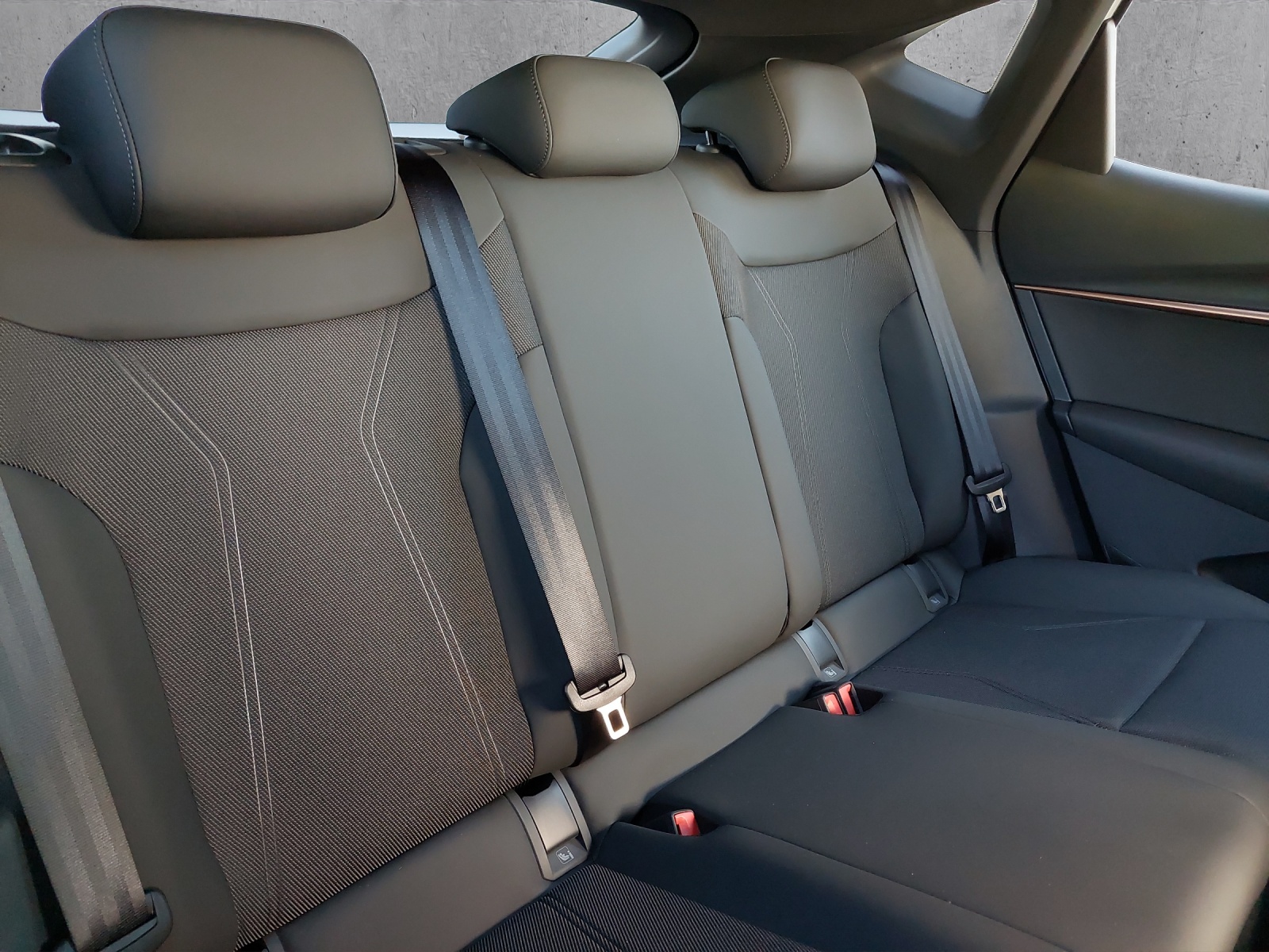 CUPRA Tavascan 77 kWh Edge 4D-image-11