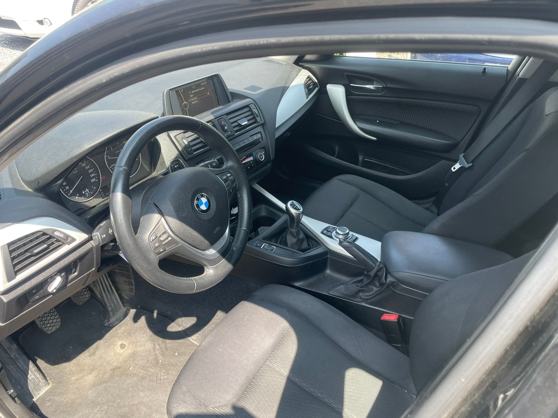 BMW 118d xDrive-image-7