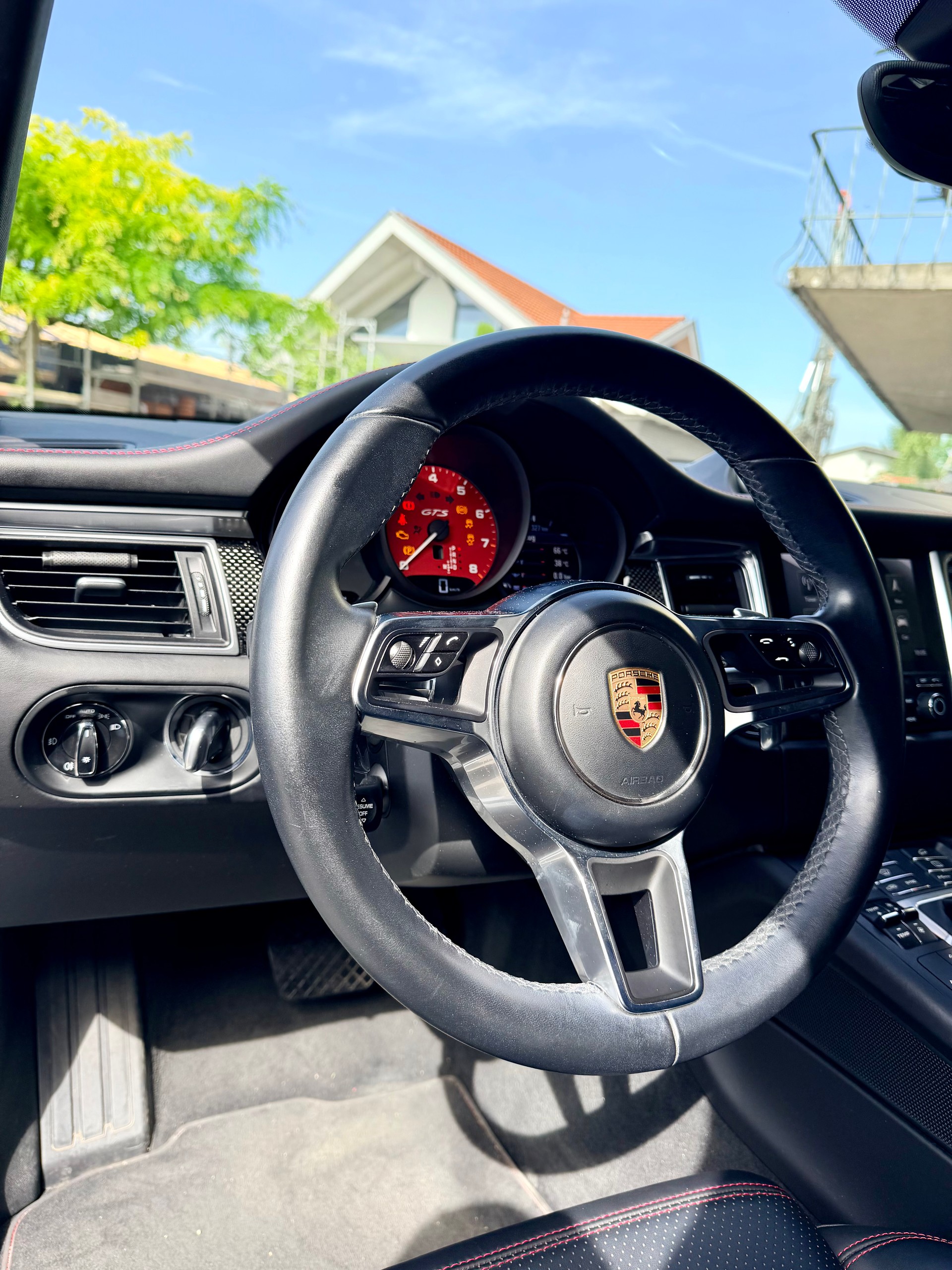 PORSCHE Macan GTS PDK-image-13