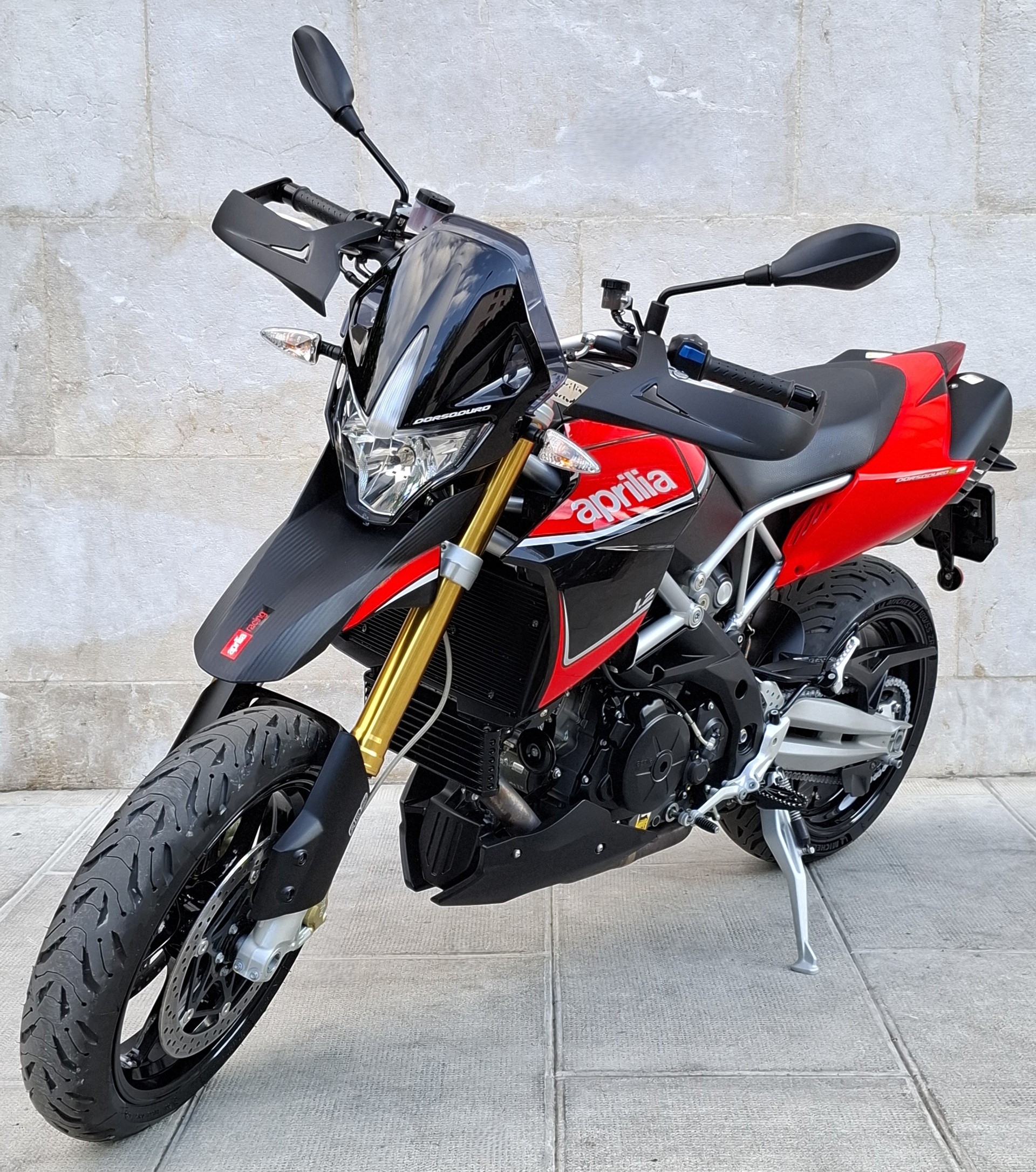APRILIA Dorsoduro 1200 ABS/TC-showroom-element-3