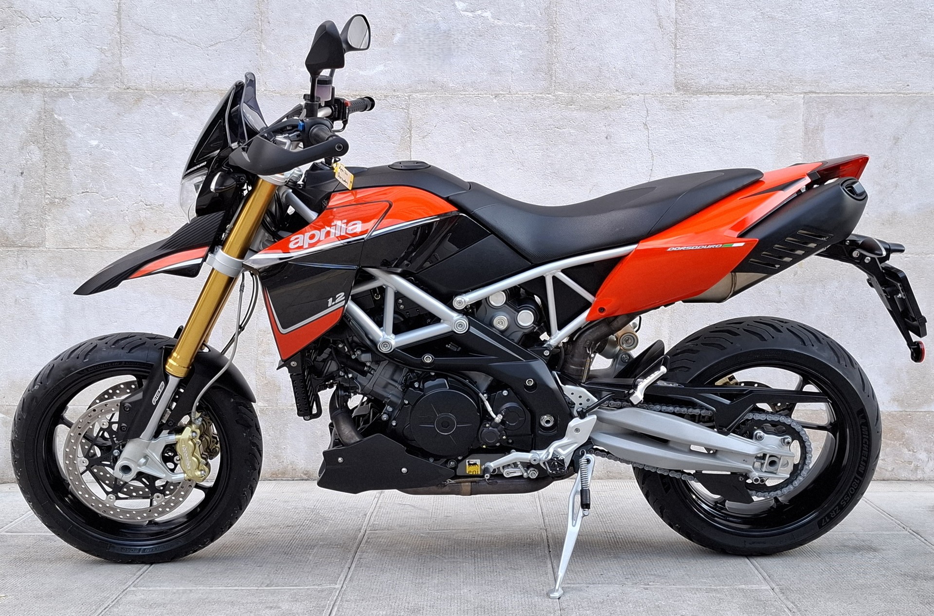 APRILIA Dorsoduro 1200 ABS/TC-showroom-element-2