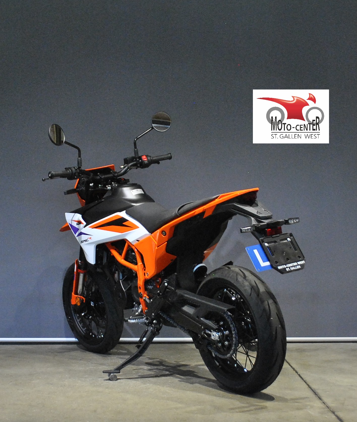 KTM 390 SMC R-showroom-element-3