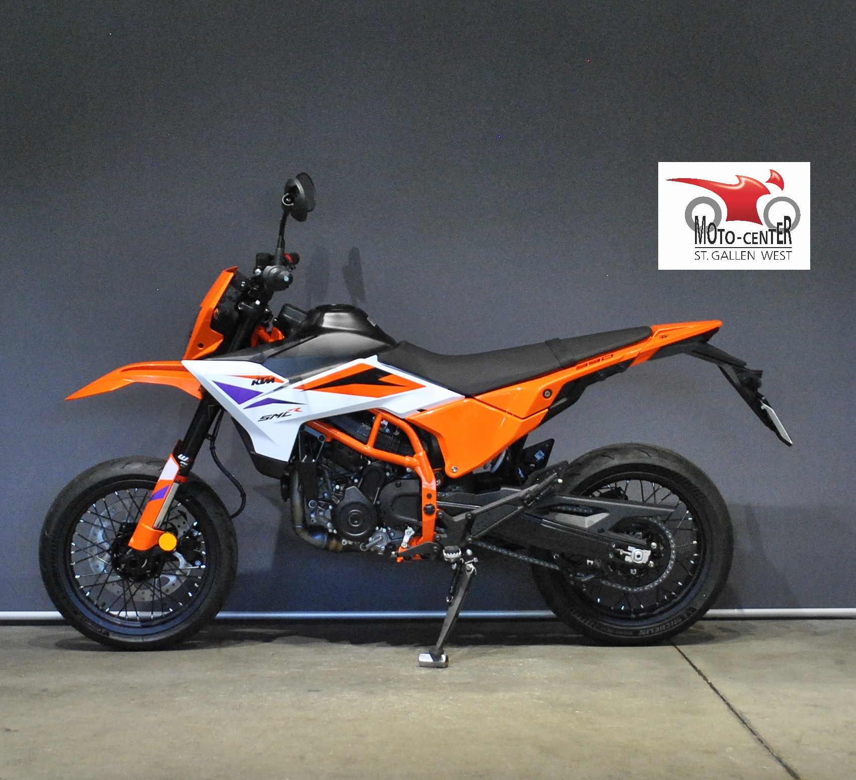 KTM 390 SMC R-showroom-element-2