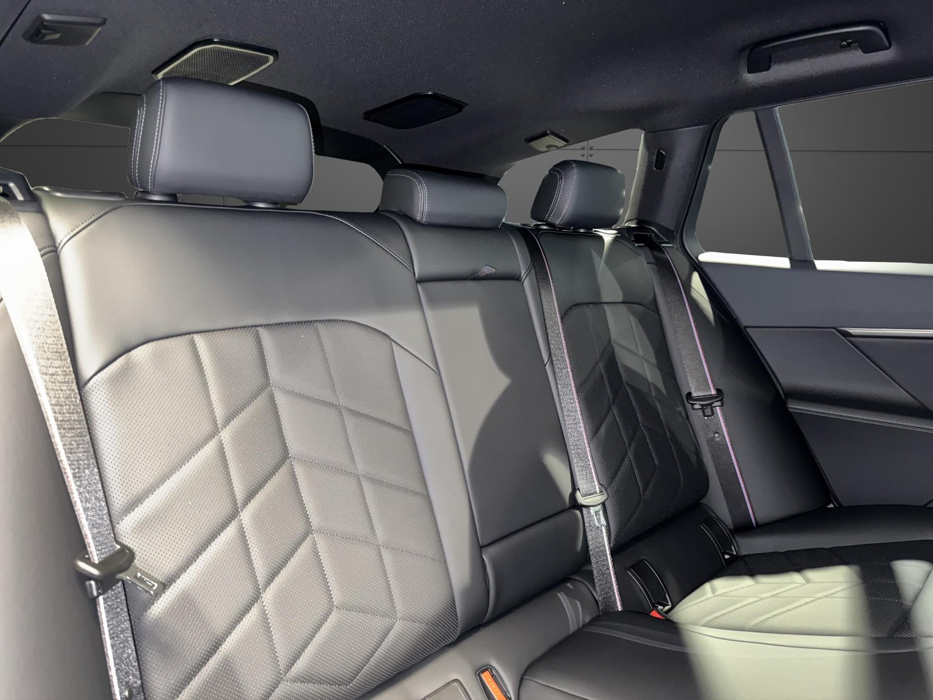 BMW i5 eDrive40 Touring-image-23