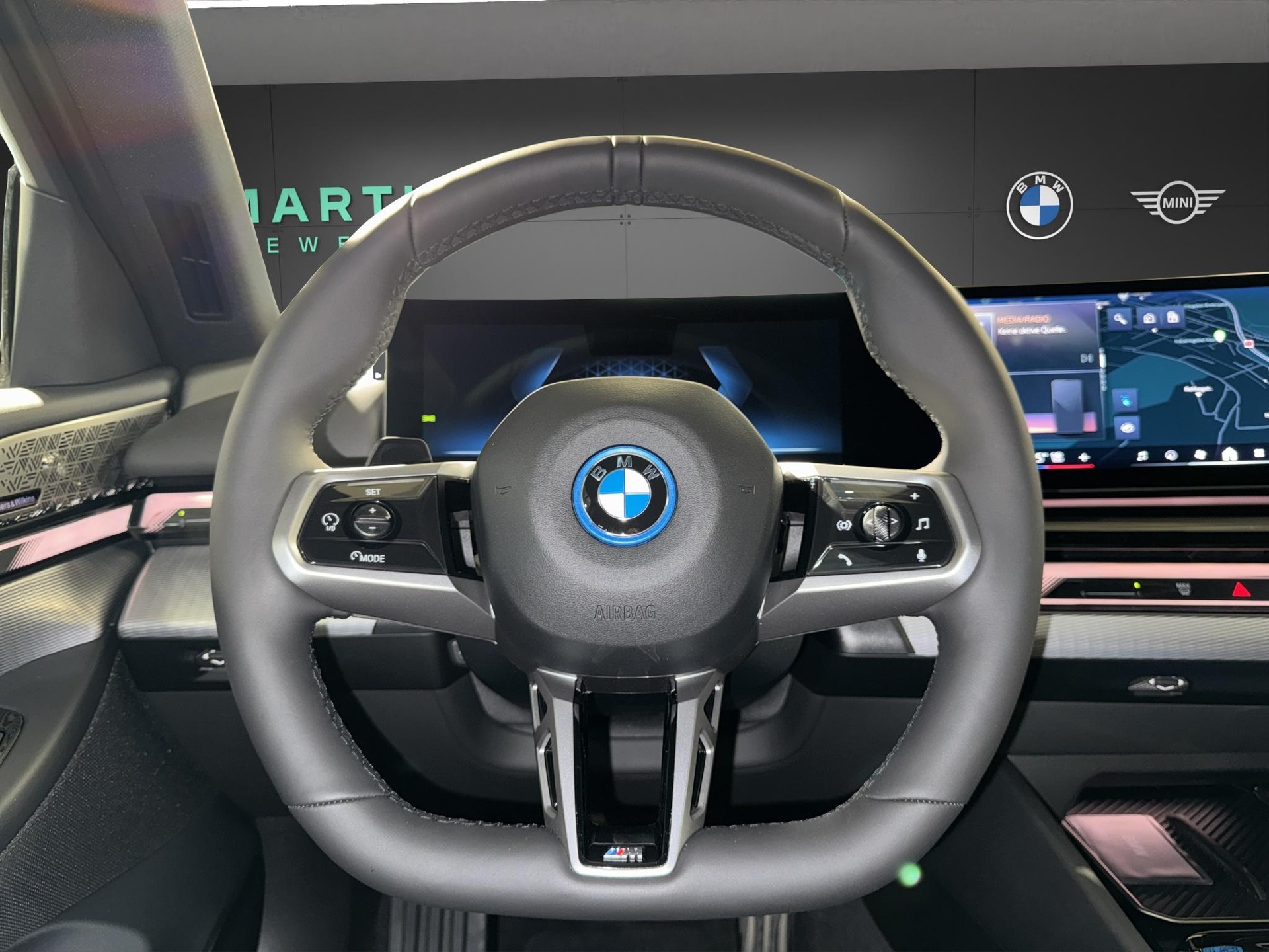 BMW i5 eDrive40 Touring-image-20