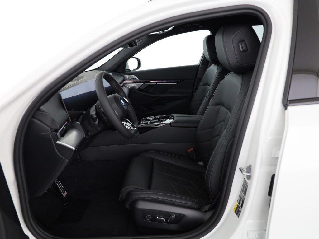 BMW i5 eDrive40 Touring-image-3
