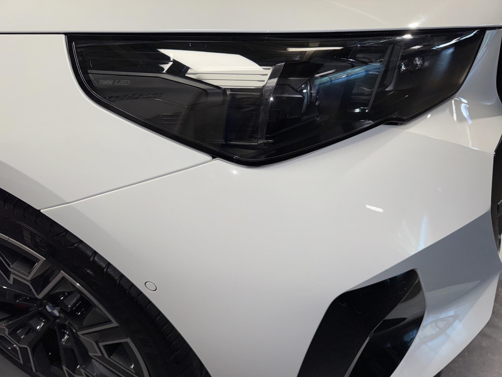 BMW i5 eDrive40 Touring-image-13
