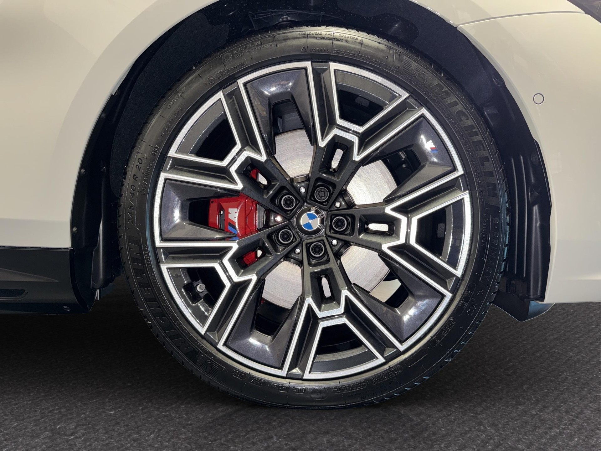 BMW i5 eDrive40 Touring-image-21