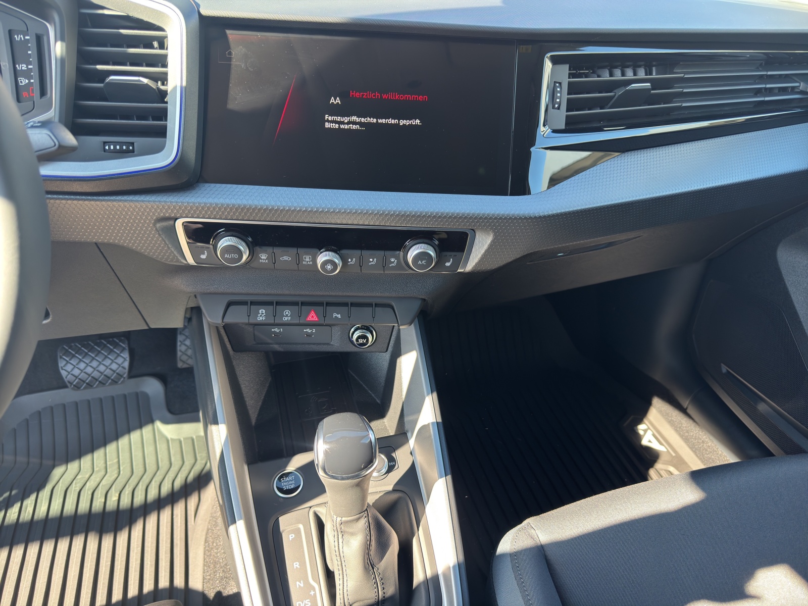 AUDI A1 Sportback 30 TFSI Attraction S-tronic-image-10