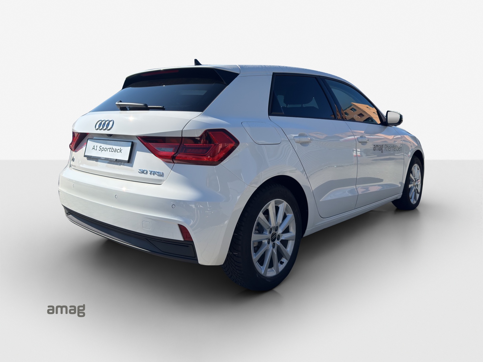 AUDI A1 Sportback 30 TFSI Attraction S-tronic-image-4